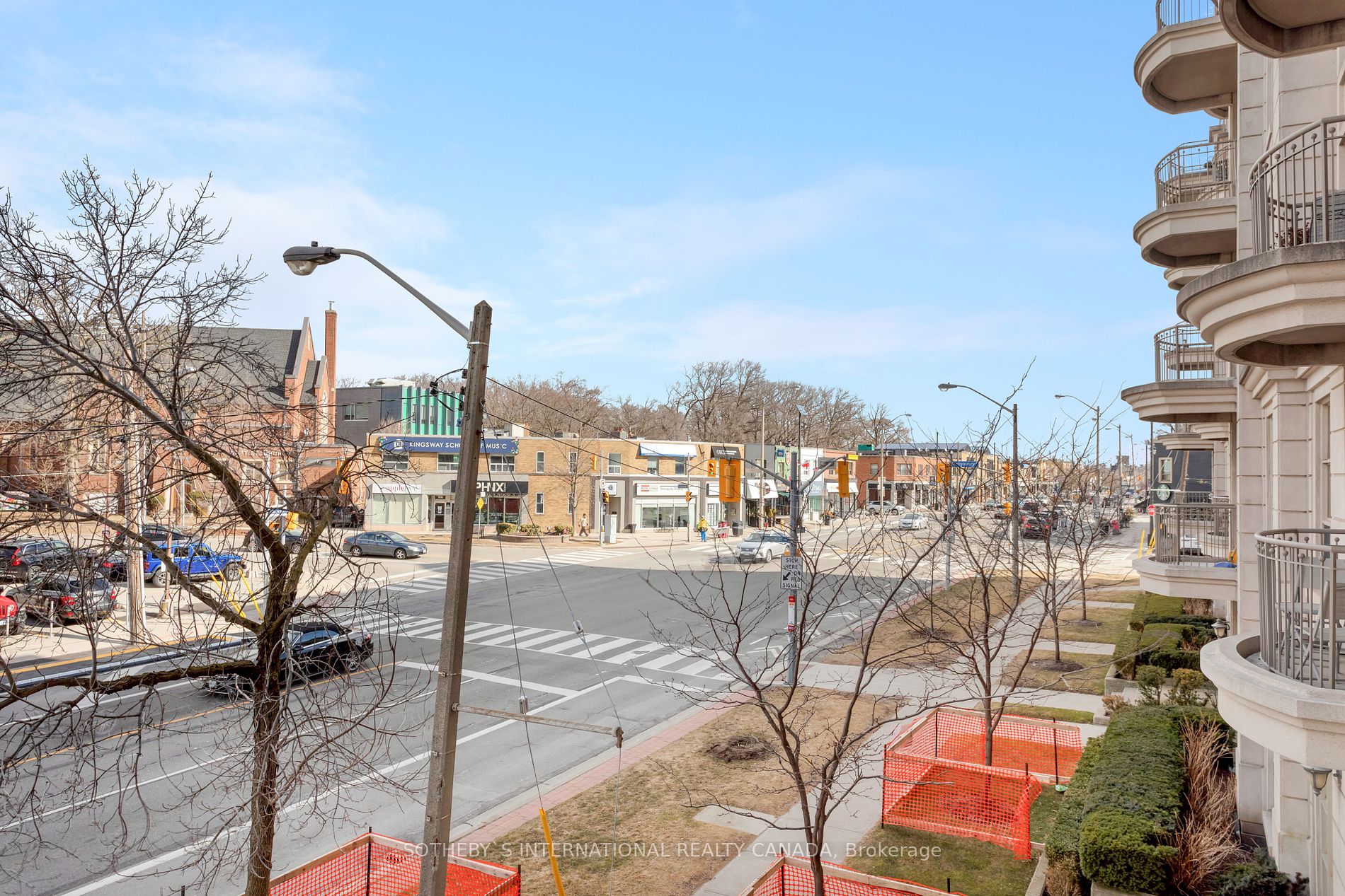 3085 Bloor St W Unit: 207