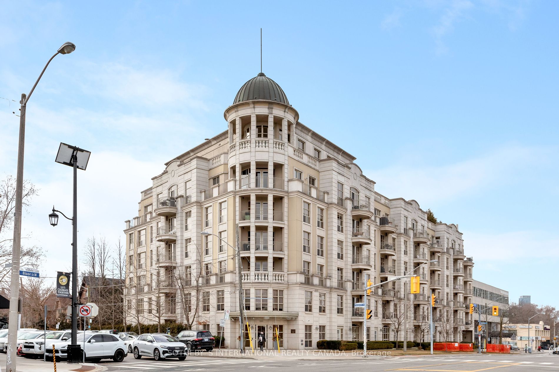 3085 Bloor St W Unit: 207