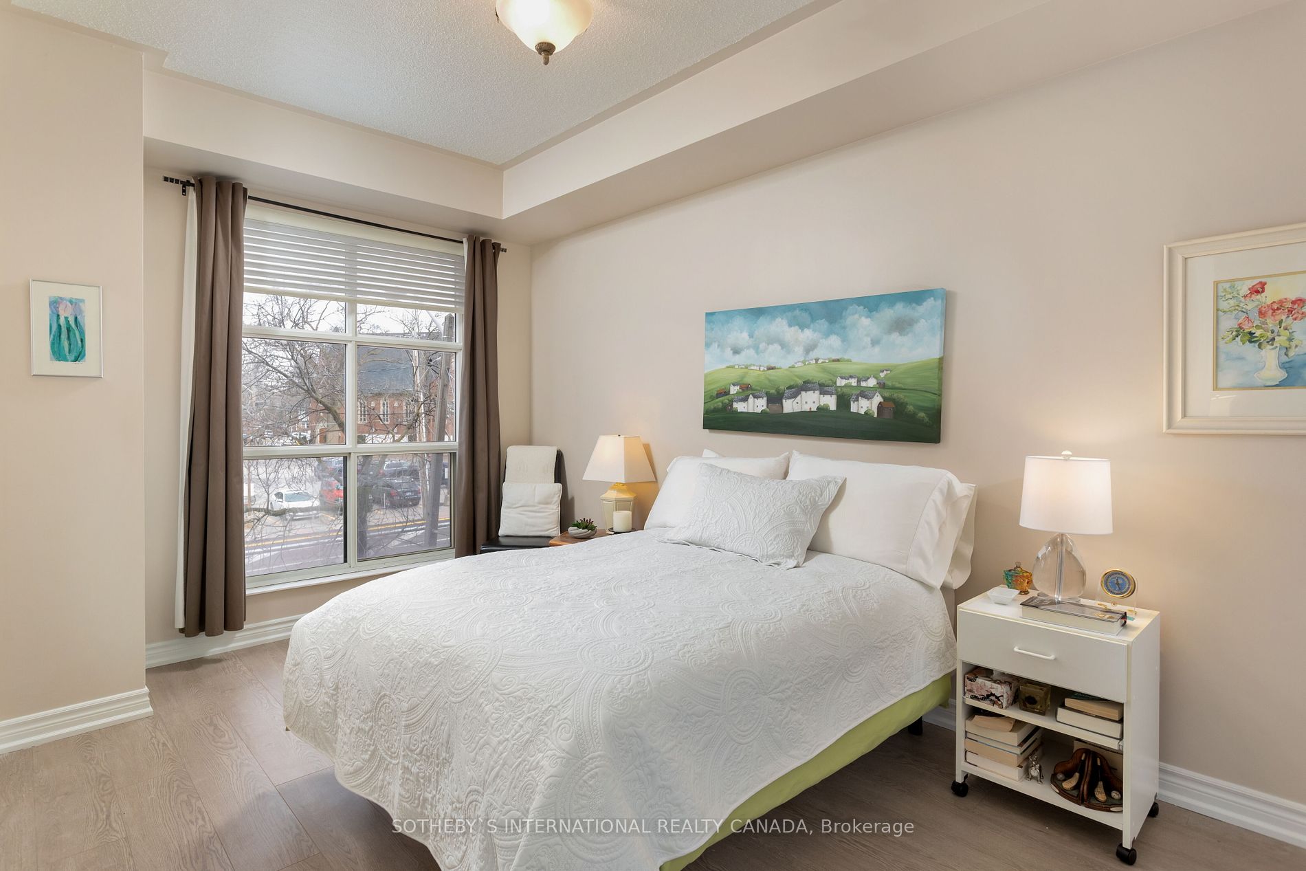 3085 Bloor St W Unit: 207