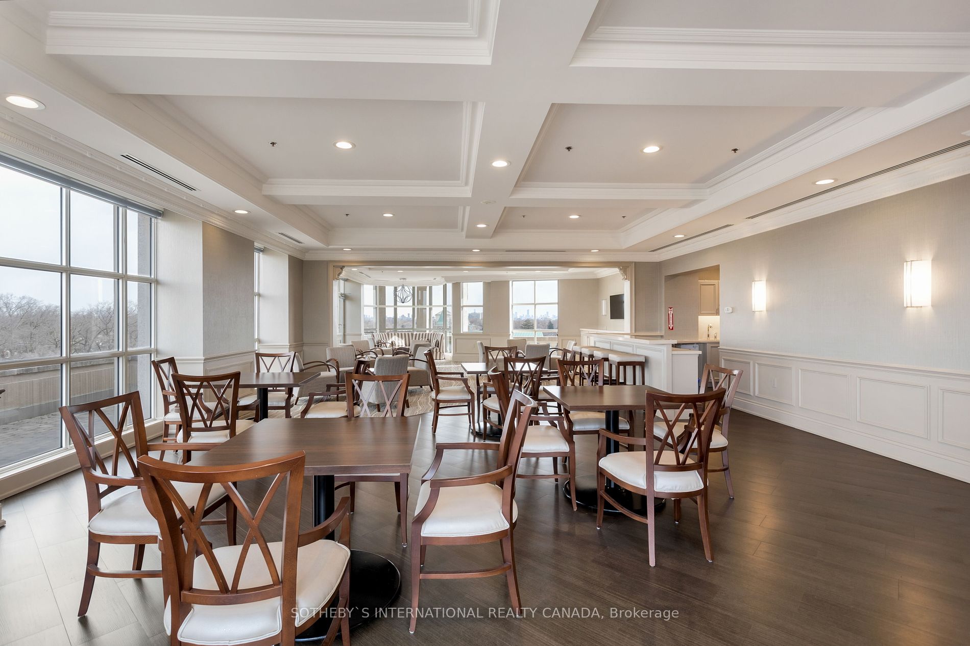 3085 Bloor St W Unit: 207