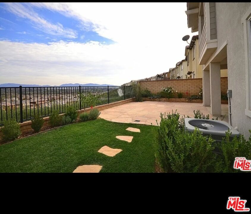 28942 N West Hills Drive