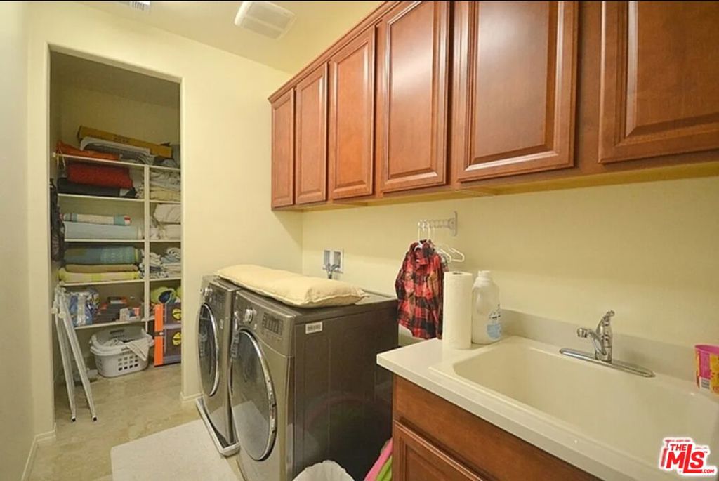 28942 N West Hills Drive