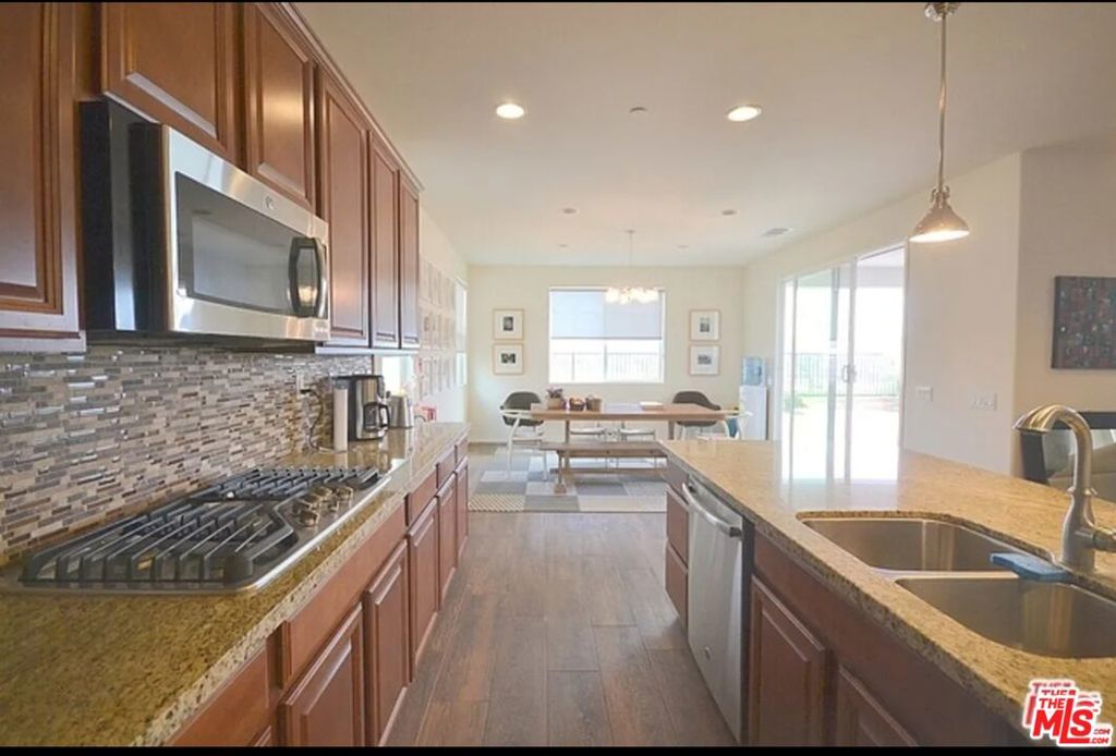 28942 N West Hills Drive