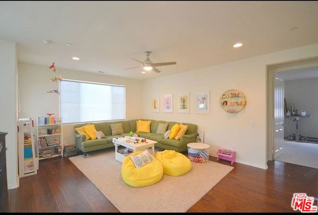 28942 N West Hills Drive