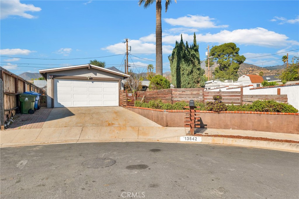 13642 Phillippi Avenue