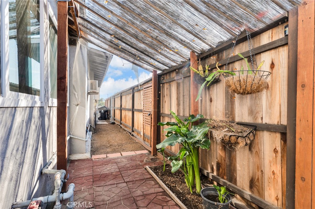 13642 Phillippi Avenue