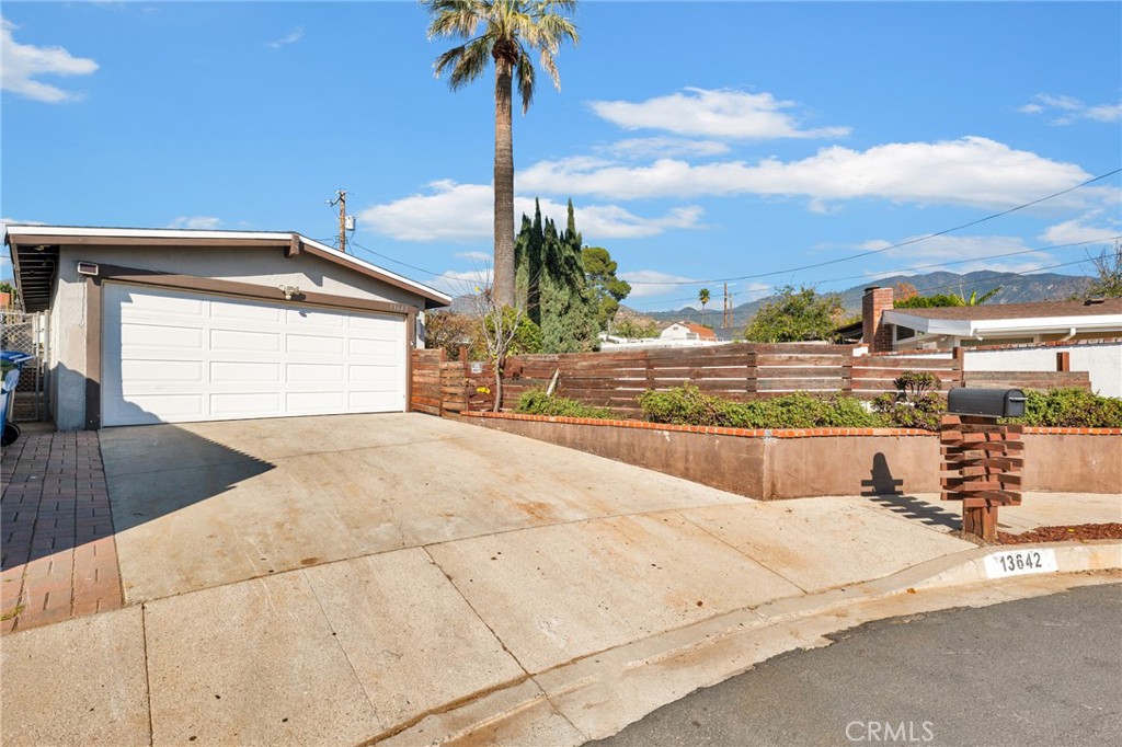 13642 Phillippi Avenue