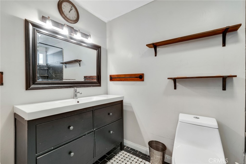 13642 Phillippi Avenue