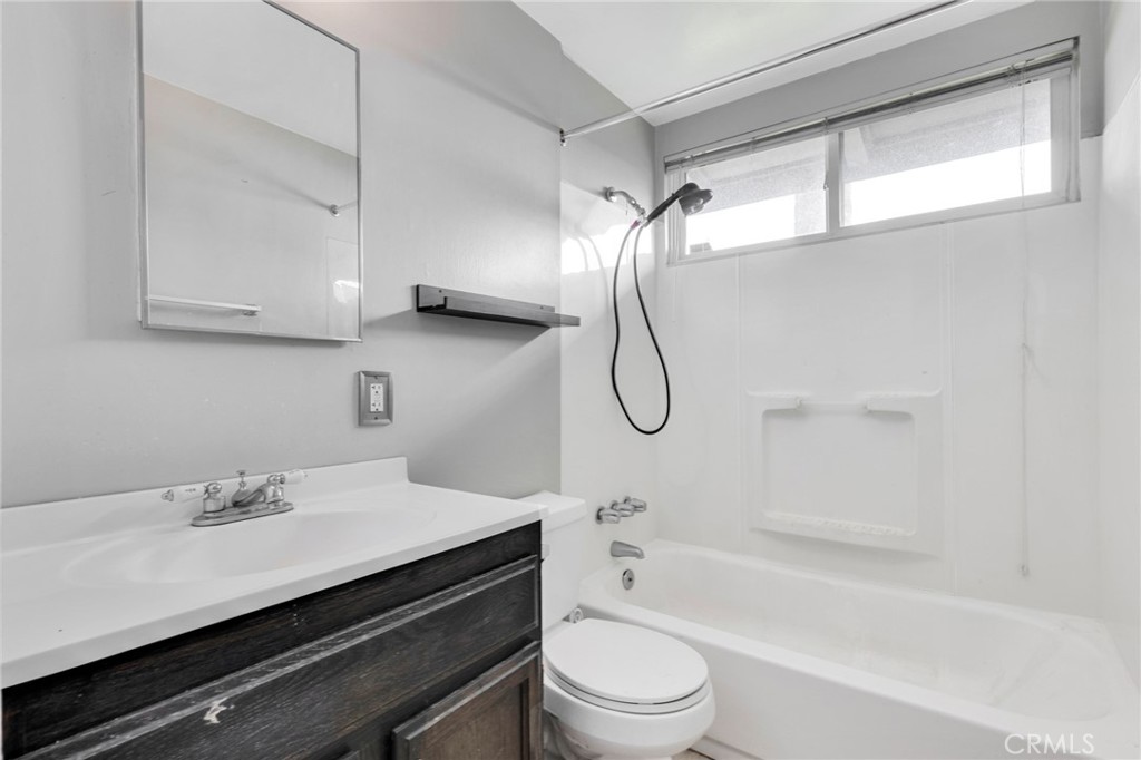 13642 Phillippi Avenue