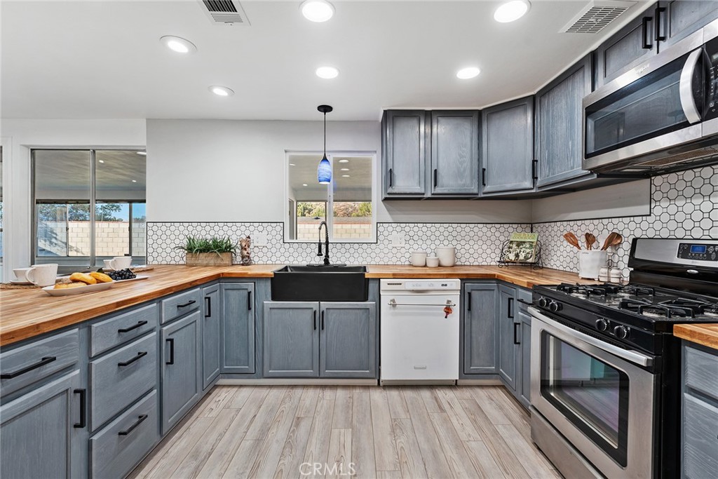 29123 Gladiolus Drive