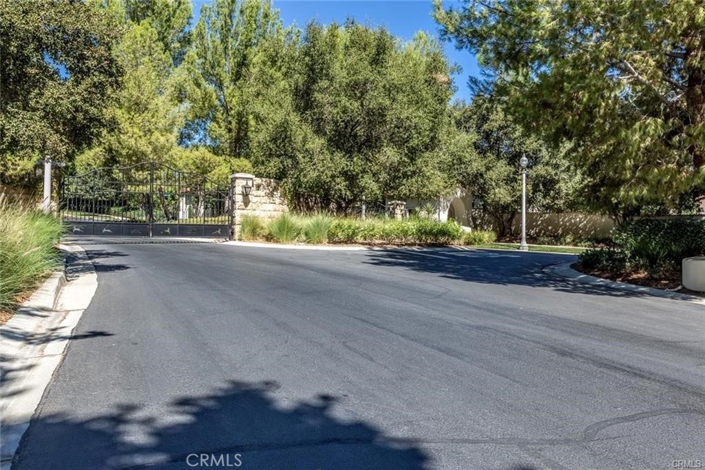 27003 San Ysidro Avenue