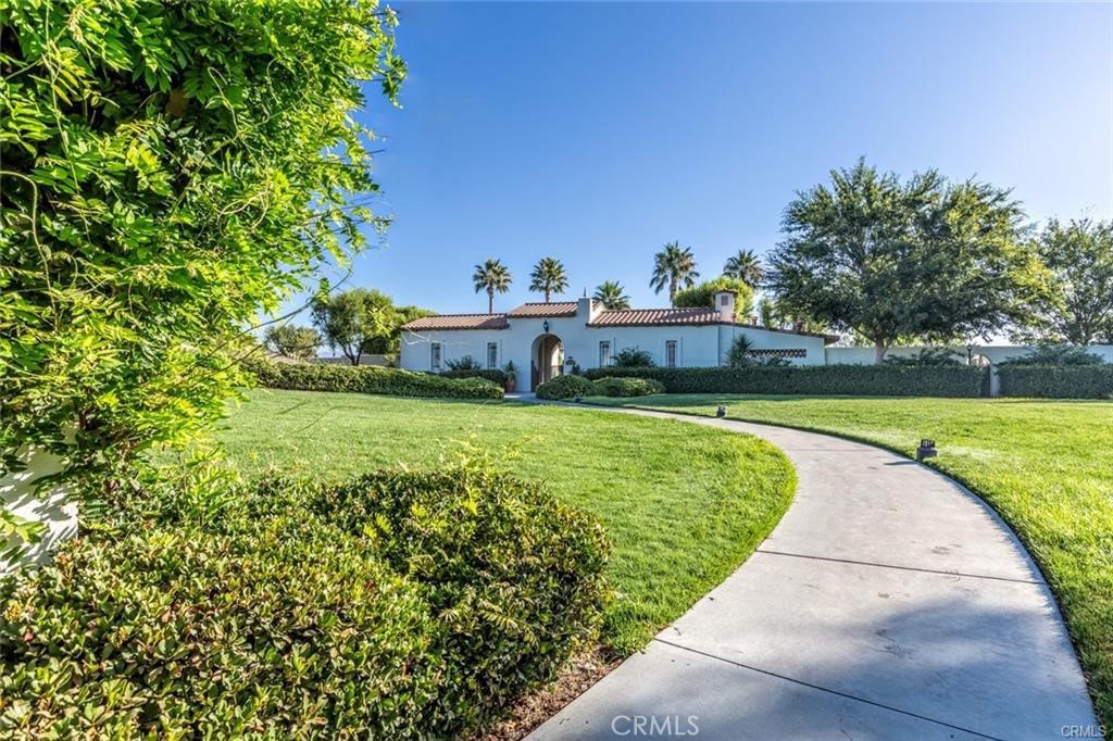 27003 San Ysidro Avenue