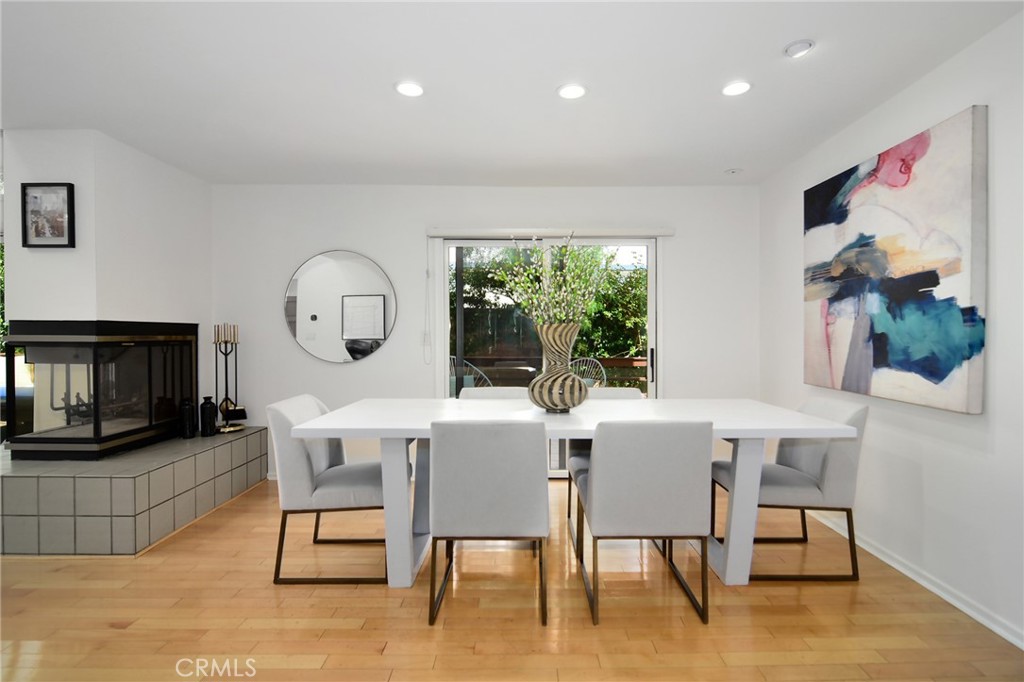 828 Wonder View Drive