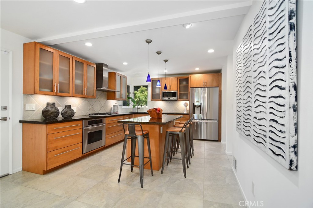 828 Wonder View Drive