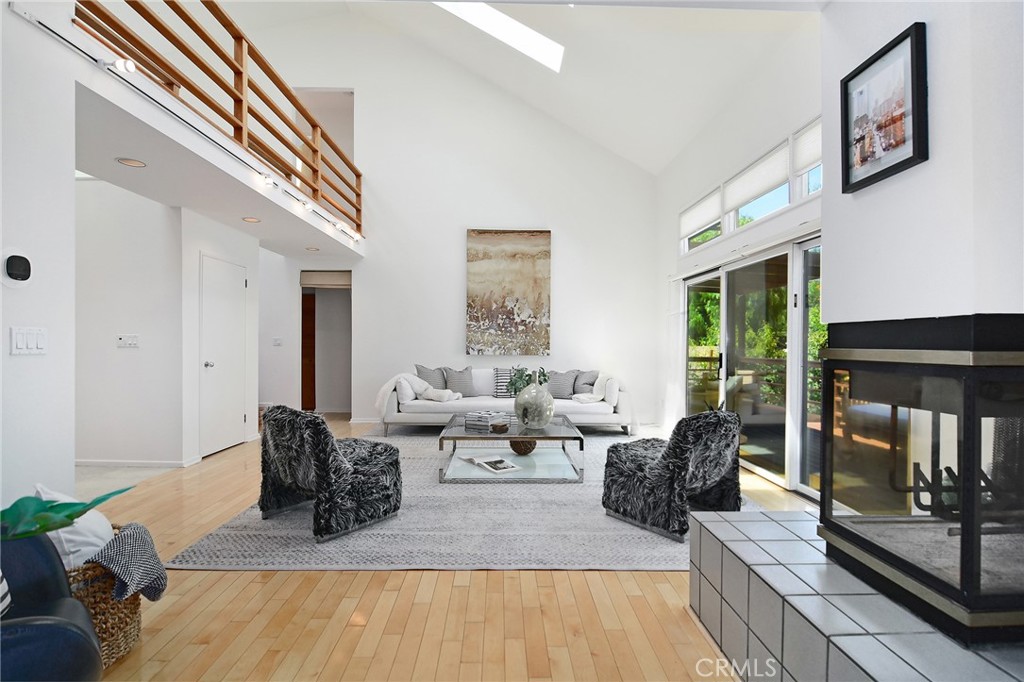 828 Wonder View Drive