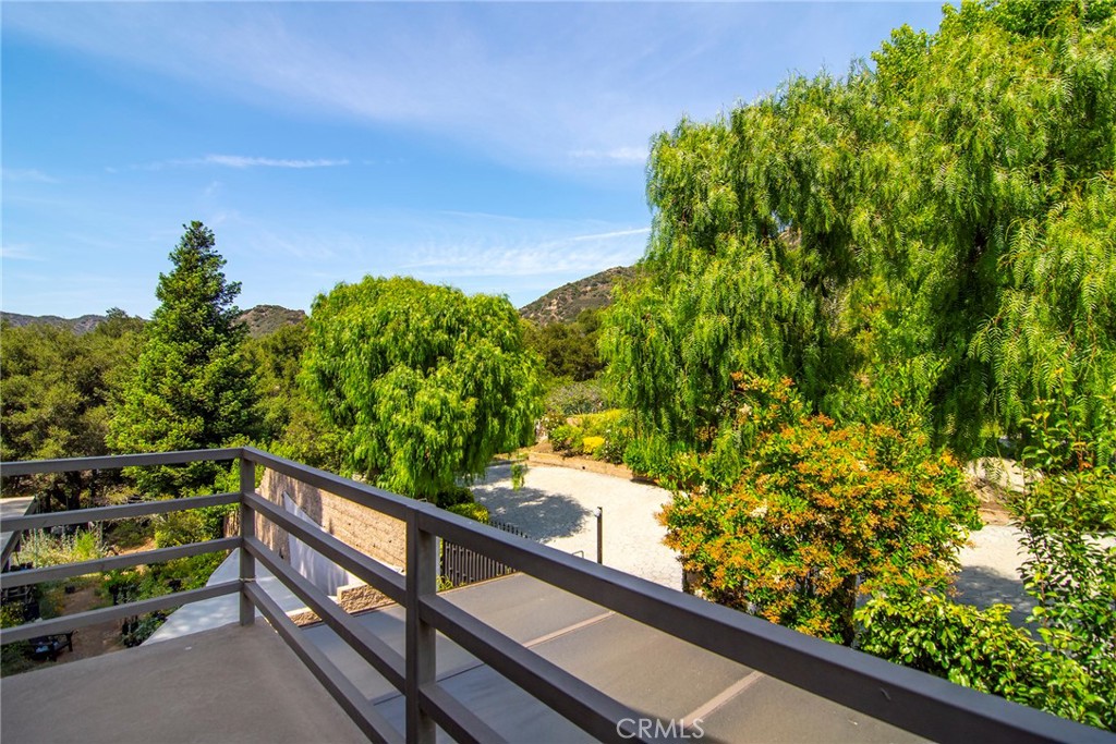 828 Wonder View Drive