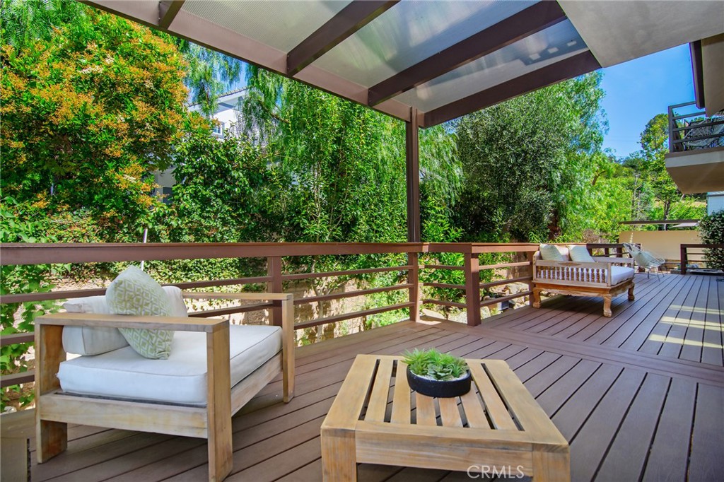 828 Wonder View Drive