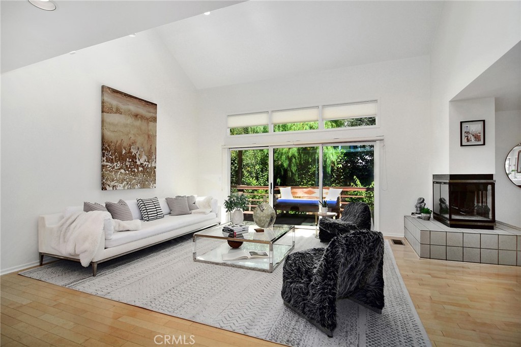 828 Wonder View Drive