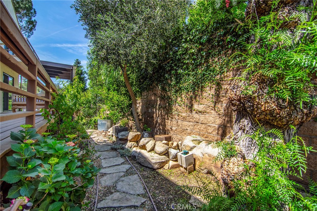 828 Wonder View Drive