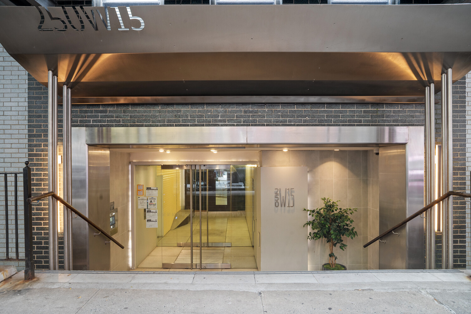 250 W 15TH Street 3E