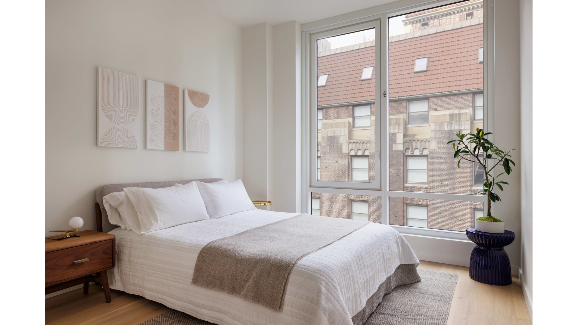 135 E 47TH Street 22F