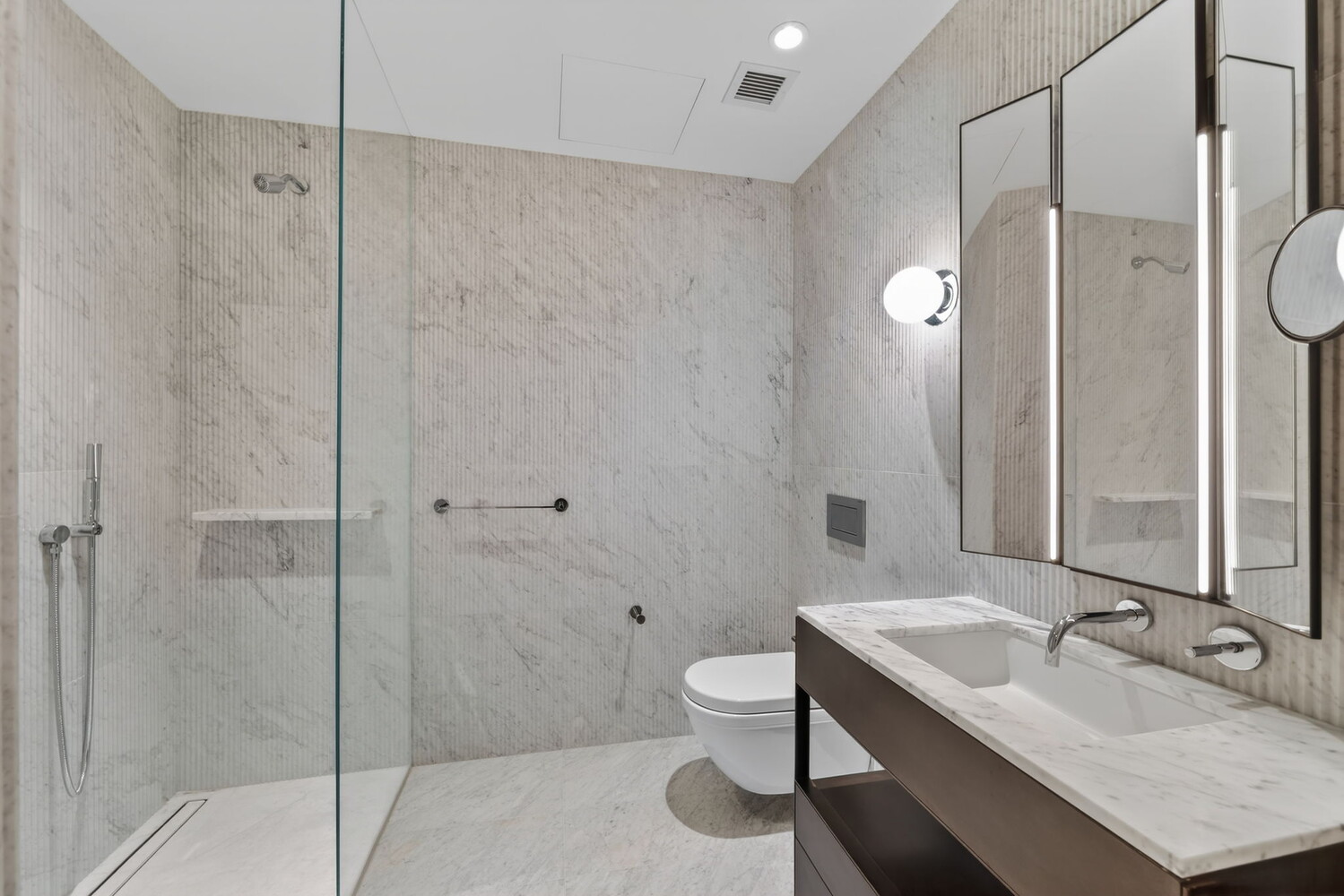 135 E 47TH Street 22F