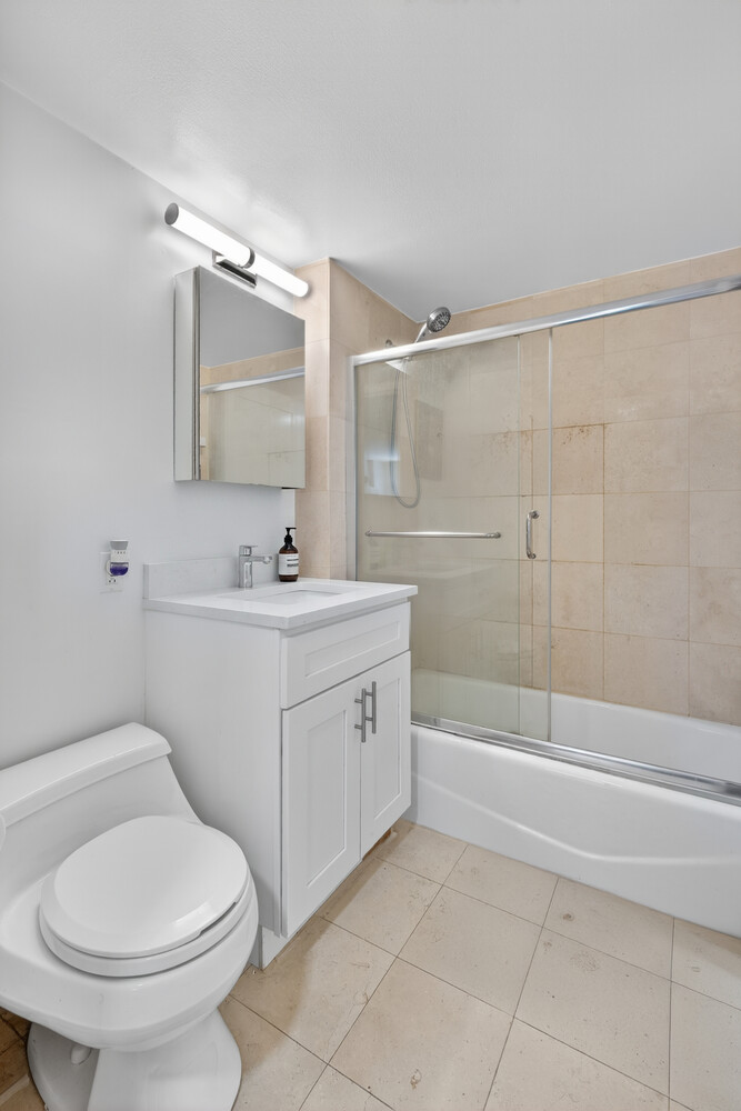 308 E 38TH Street 15C
