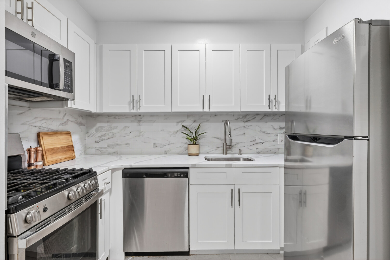 308 E 38TH Street 15C