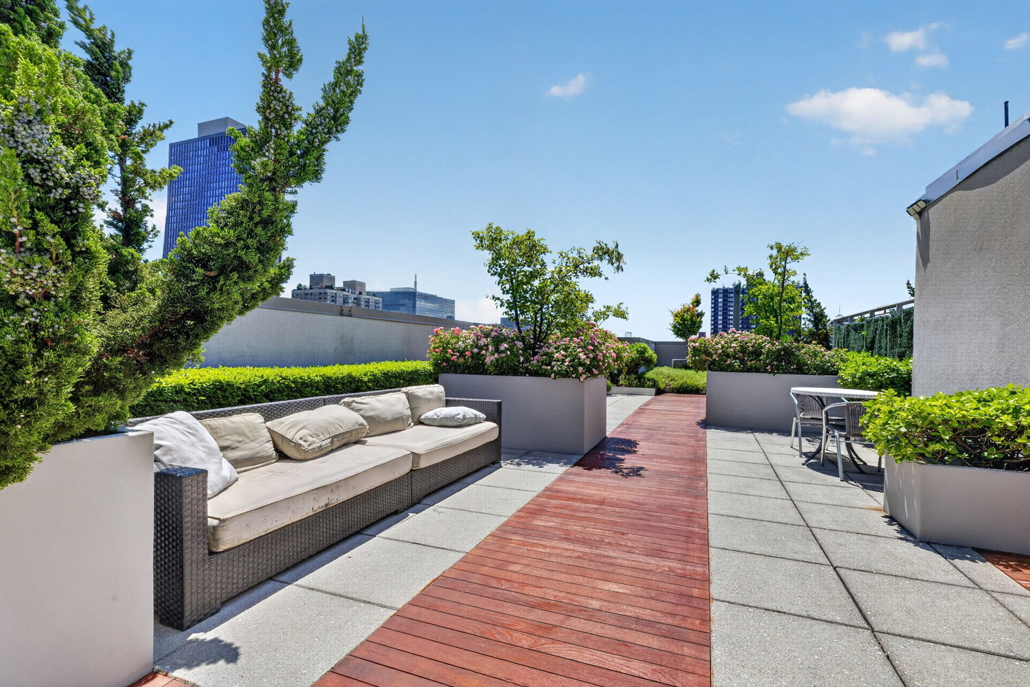 308 E 38TH Street 15C