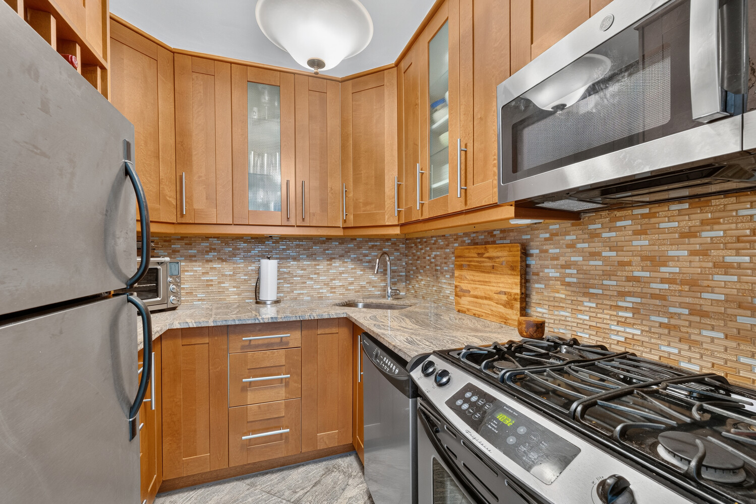 305 E 24TH Street 14K