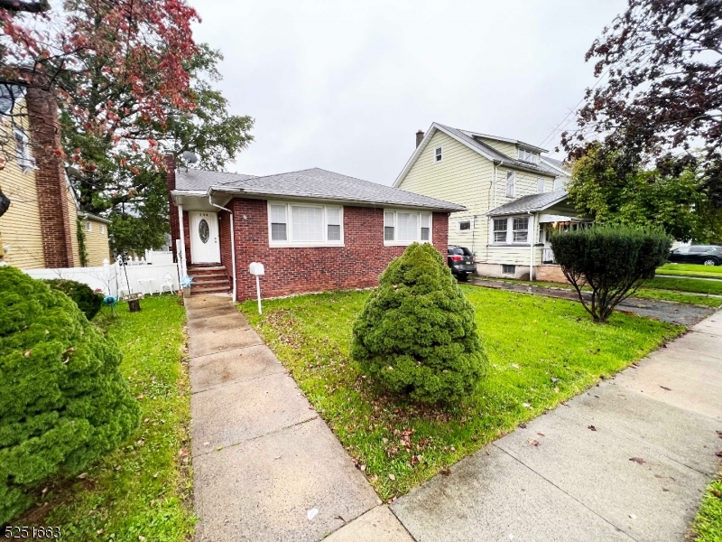 144 W Grant Ave
