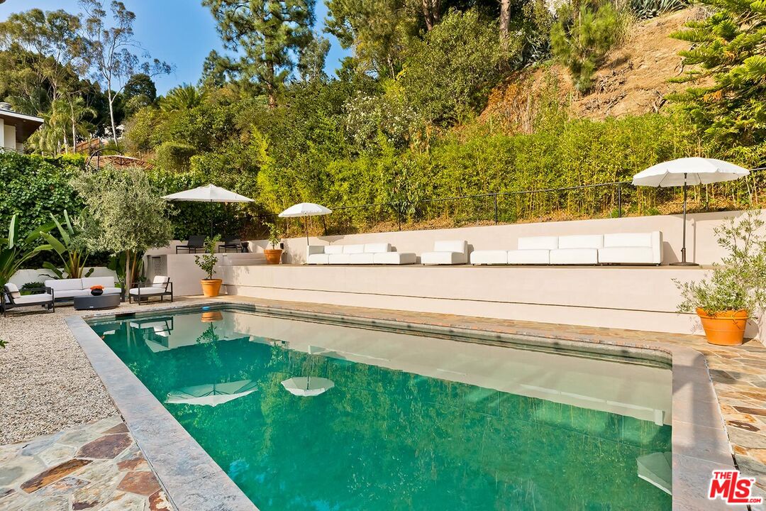 2268 Betty Ln