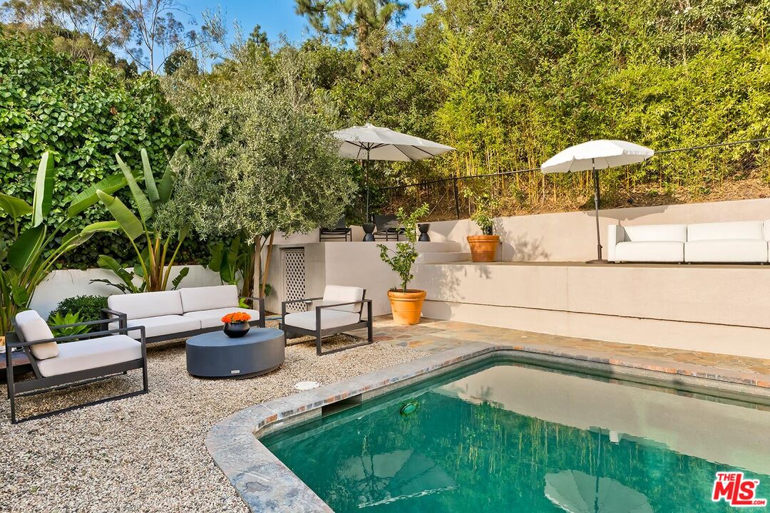 2268 Betty Ln