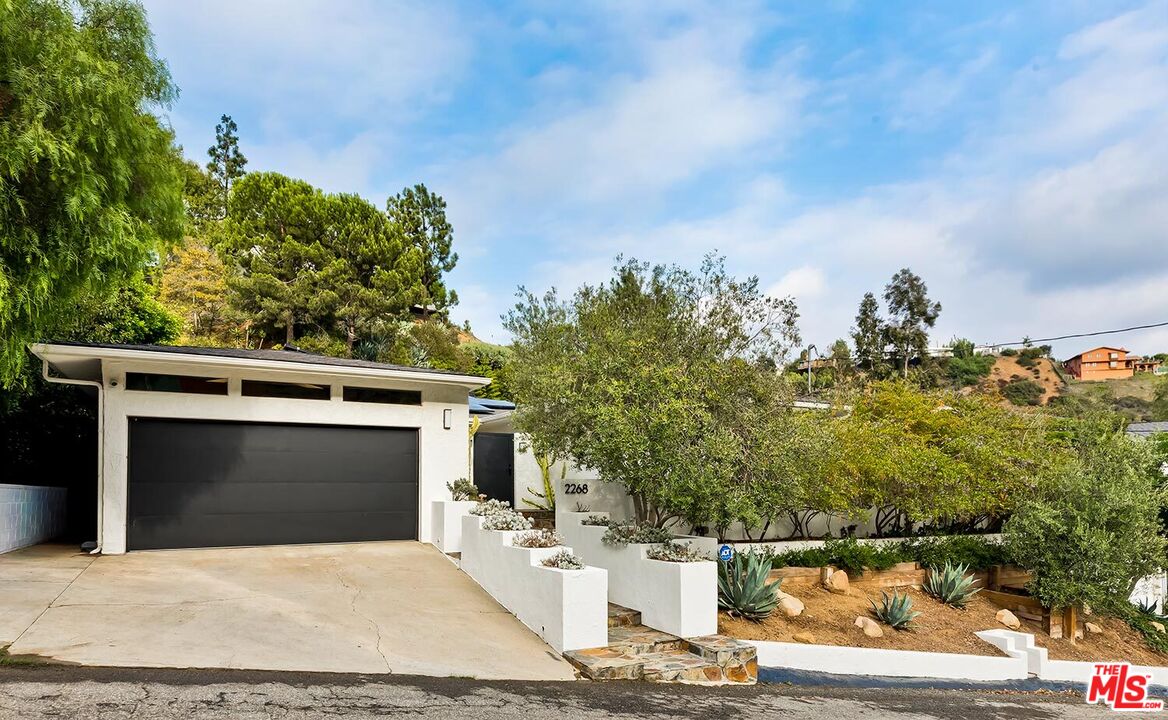2268 Betty Ln