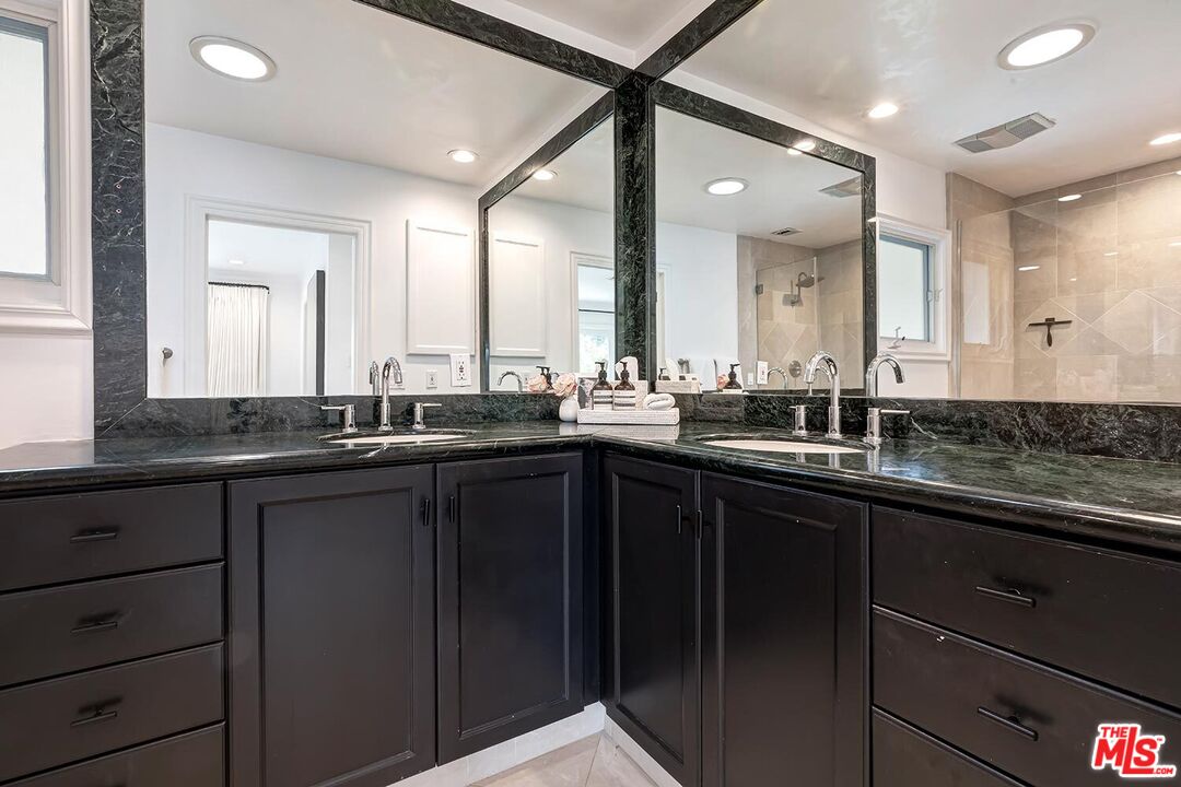 2268 Betty Ln