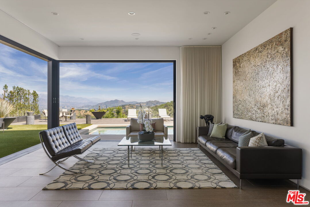 3337 Beverly Ranch Rd