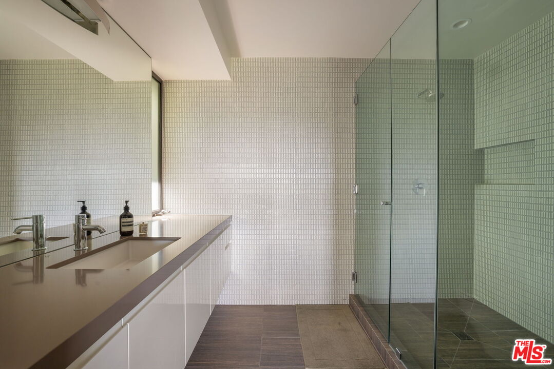 3337 Beverly Ranch Rd