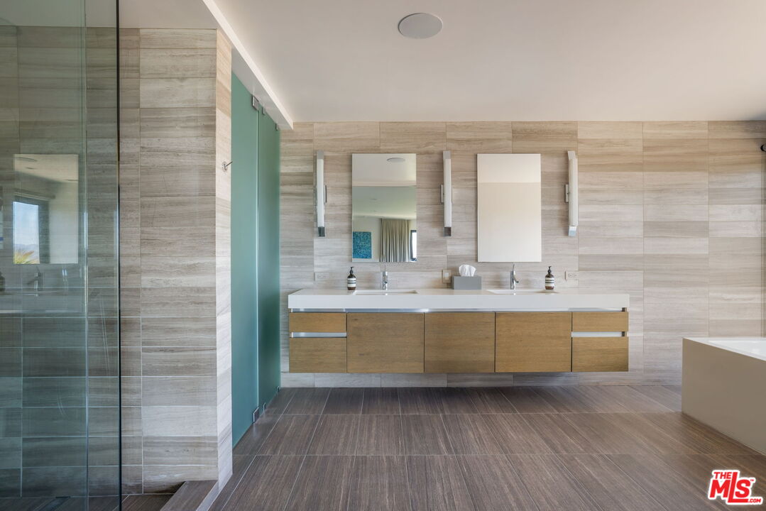 3337 Beverly Ranch Rd