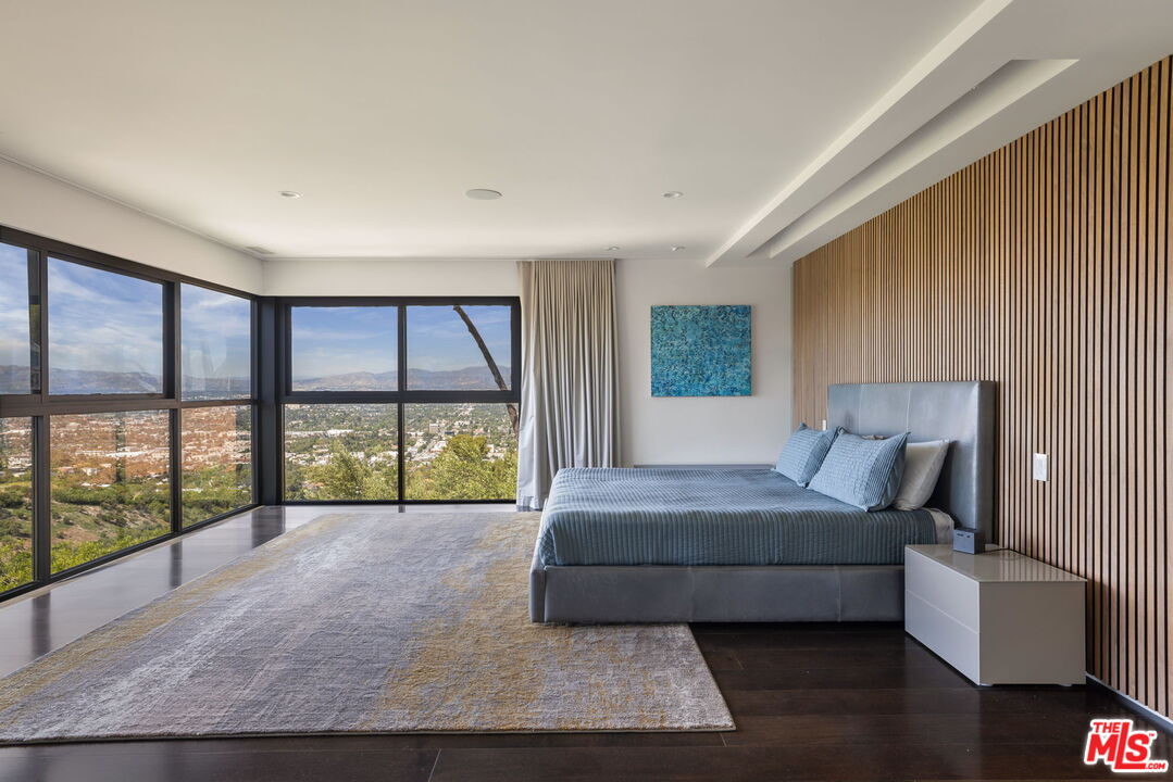 3337 Beverly Ranch Rd