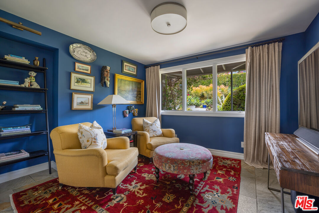 3770 Glenridge Dr