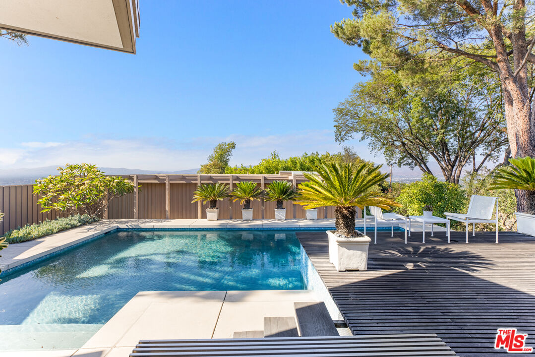 3346 Beverly Ranch Rd