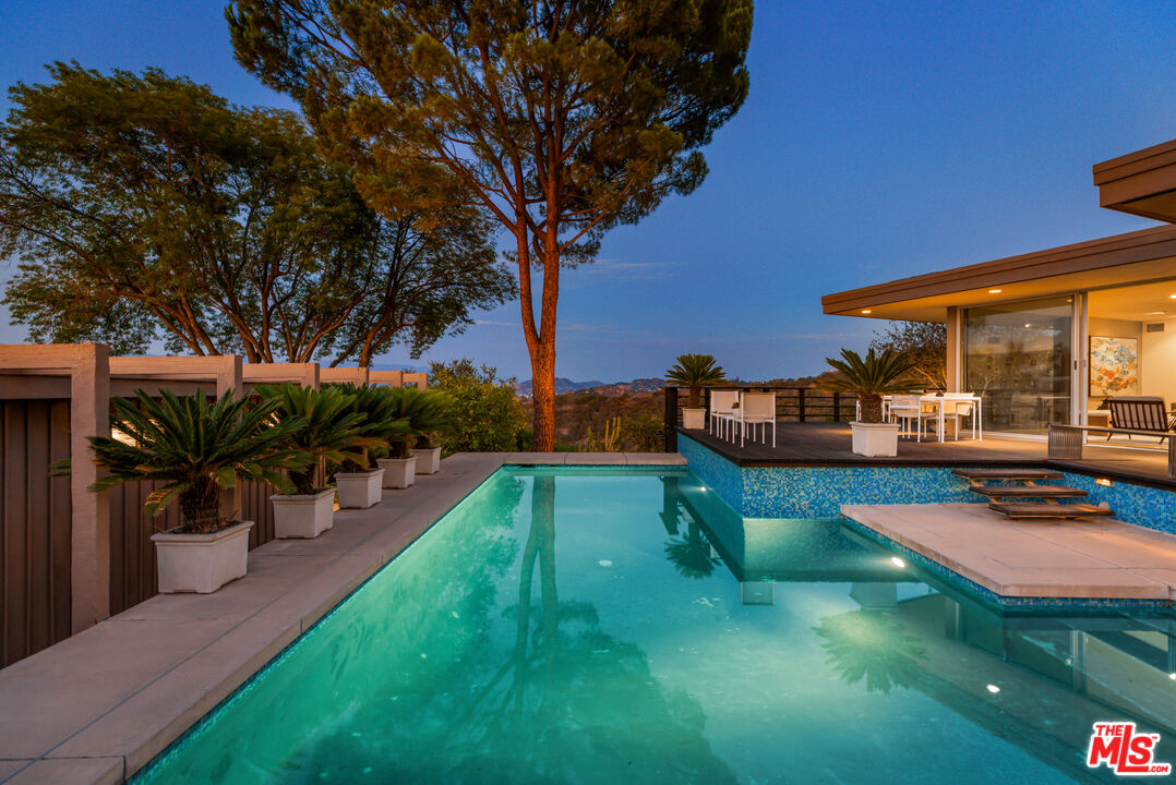 3346 Beverly Ranch Rd