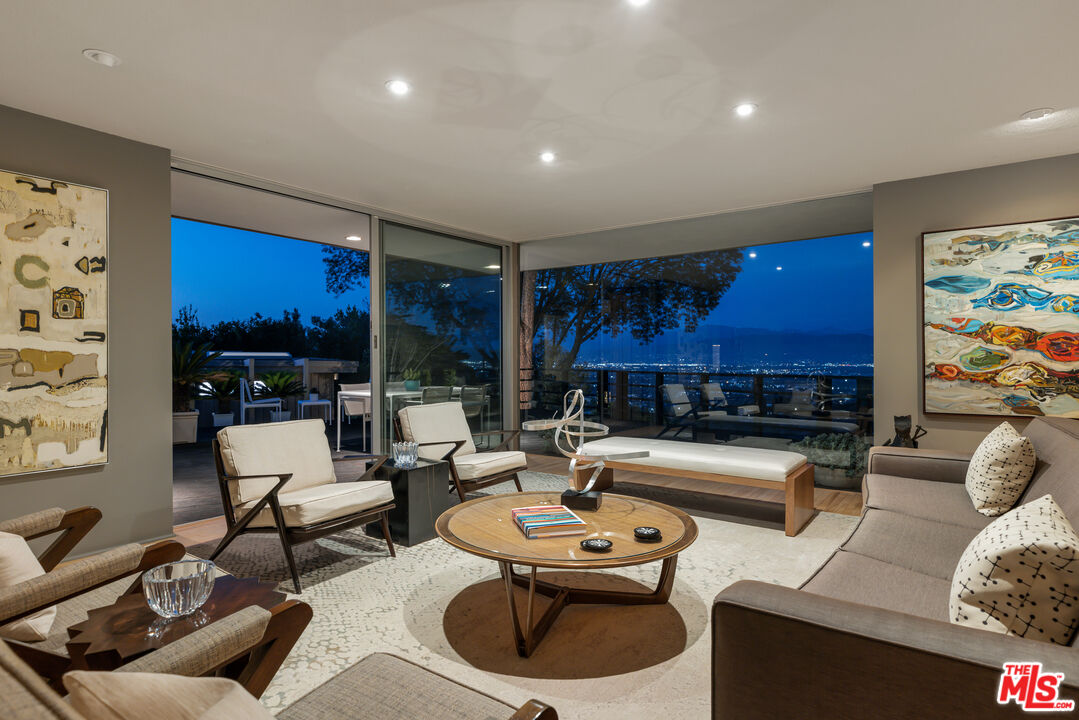 3346 Beverly Ranch Rd