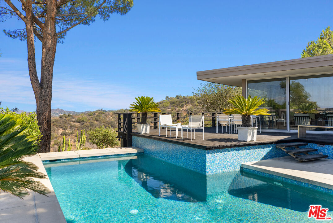 3346 Beverly Ranch Rd