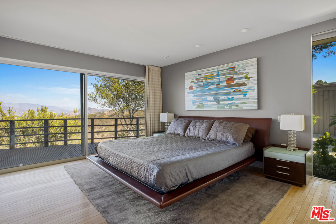 3346 Beverly Ranch Rd