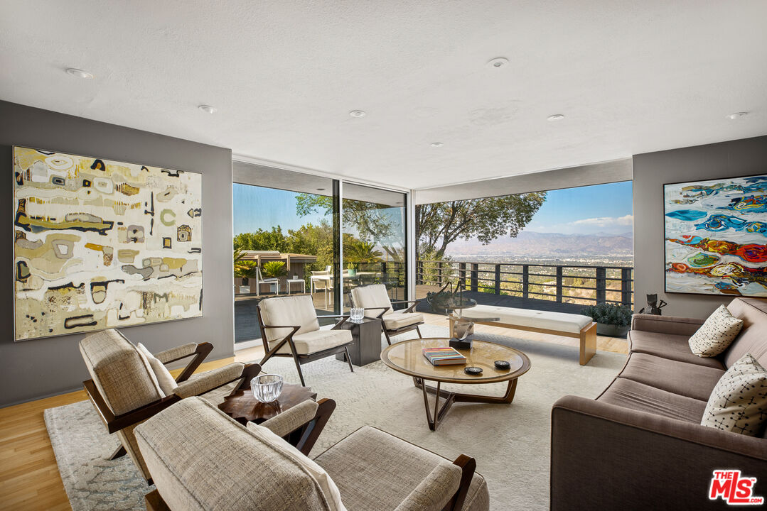 3346 Beverly Ranch Rd