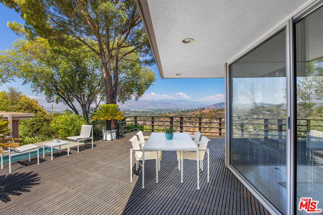 3346 Beverly Ranch Rd