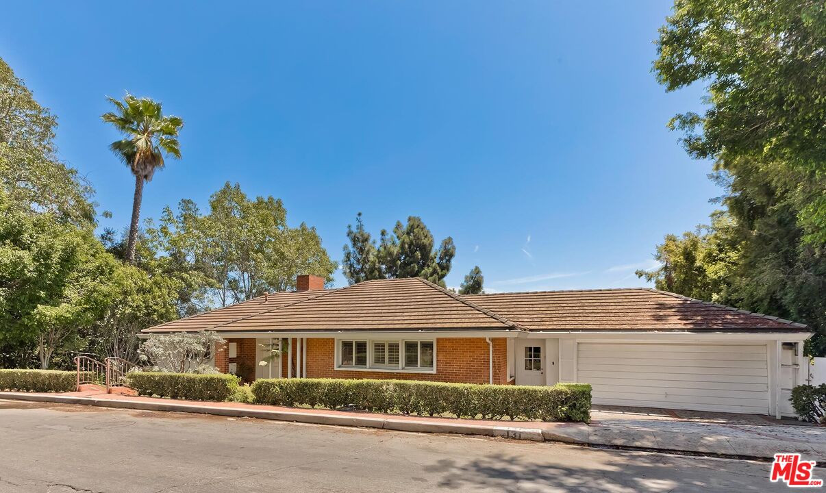 131 Ashdale Ave