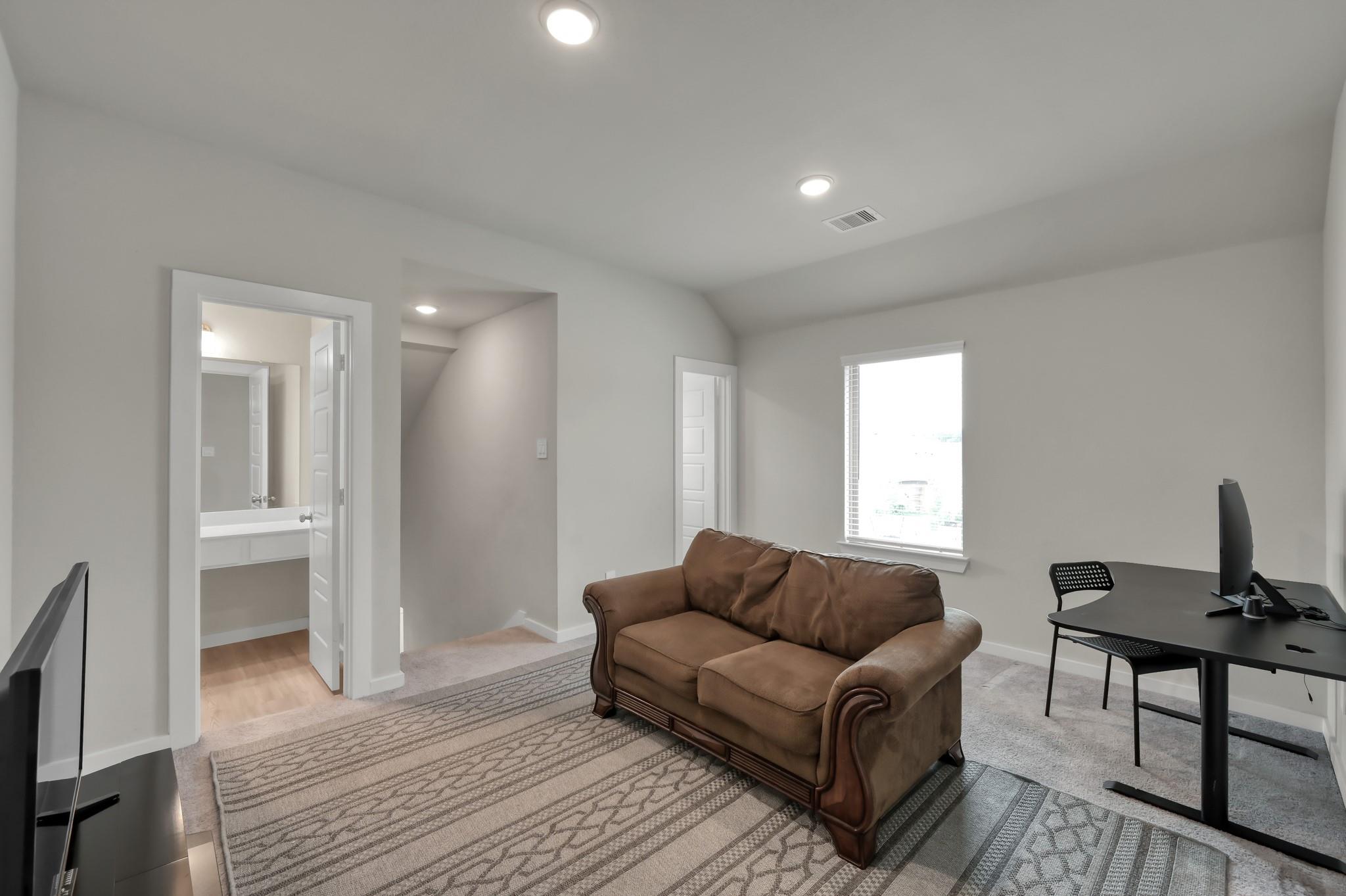 22203 Cardinal Crest Lane