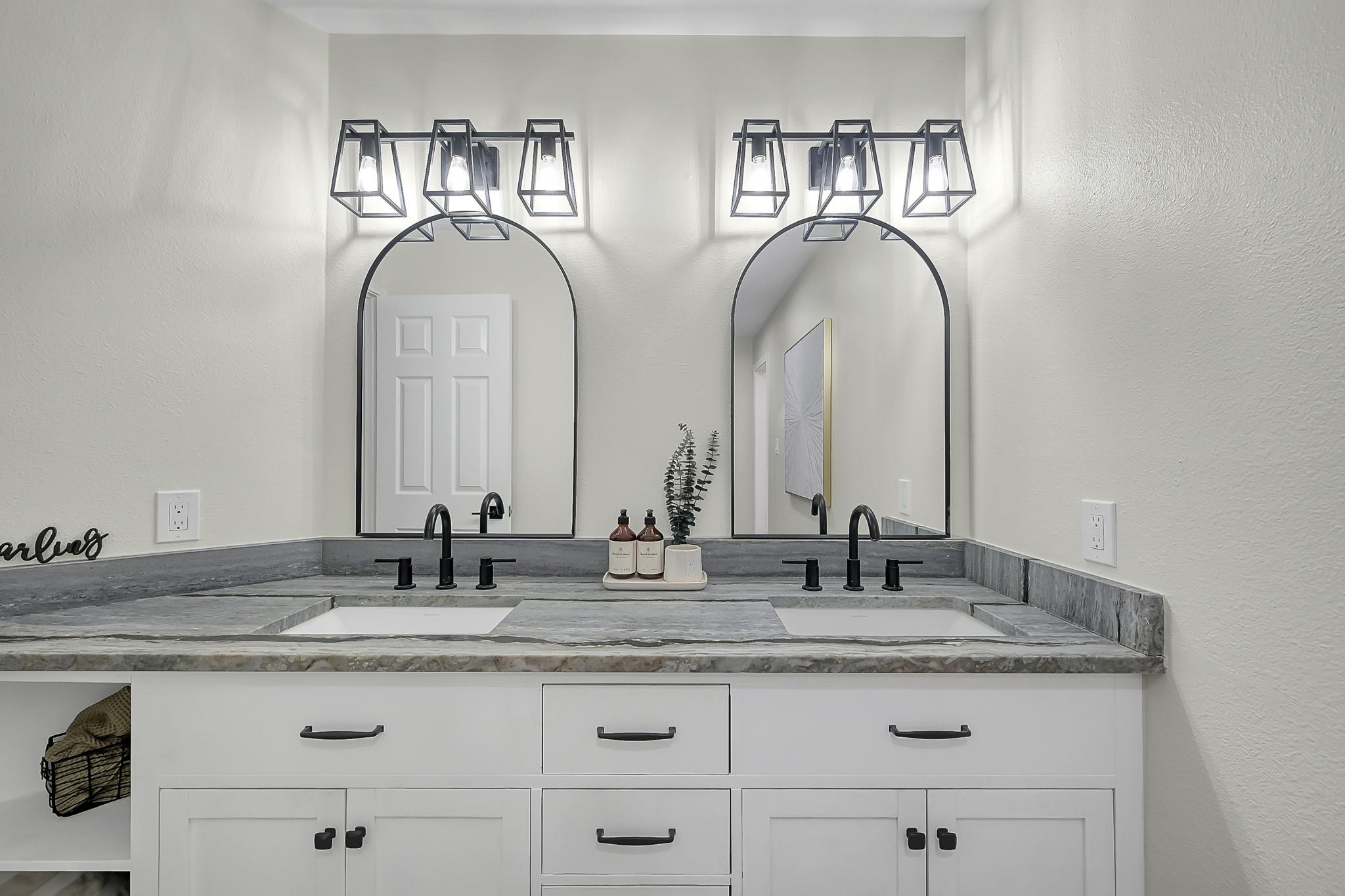 13314 Hilltop Circle